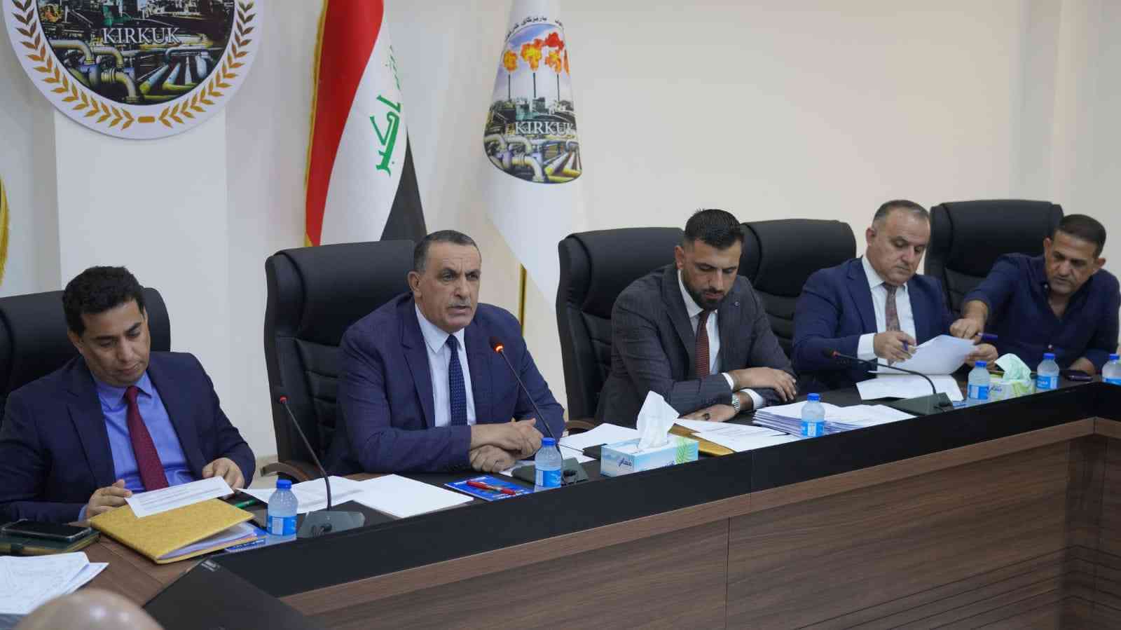 على بركة الله ..  ادارة كركوك وفريقها الواحد تعقد اول اجتماع لرؤساء الوحدات الادارية ومدراء الدوائر لاعداد خططها بعد اقرار الموازنة الاتحادية .