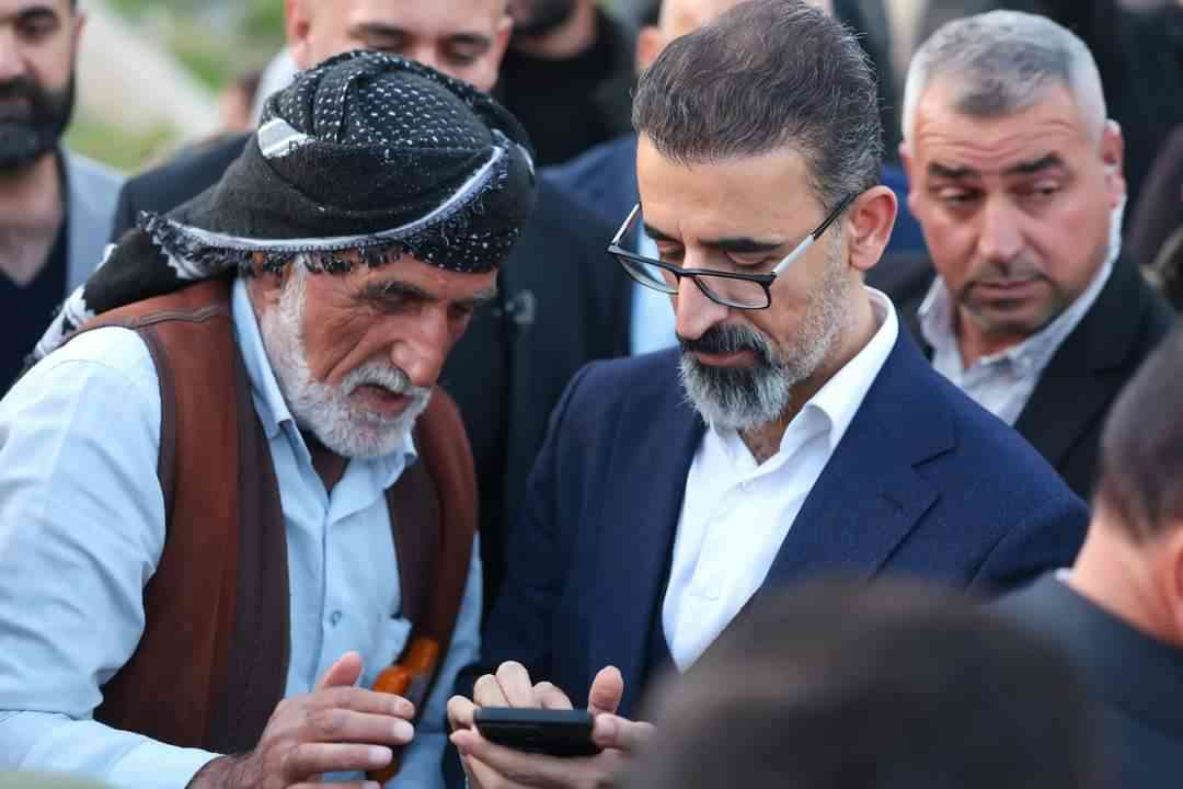 محافظ كركوك ريبوار طه مصطفى   يزور منطقة بنجا علي مع السيد عضو مجلس محافظة كركوك عبد اللة مير ويس .