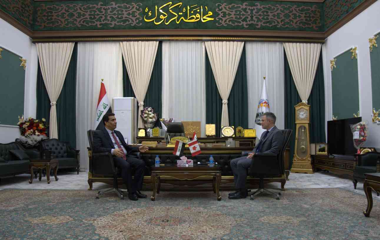 في اول زيارة لمسؤول كندي الى كركوك ..  سعادة السفير الكندي في العراق يزور مبنى المحافظة .