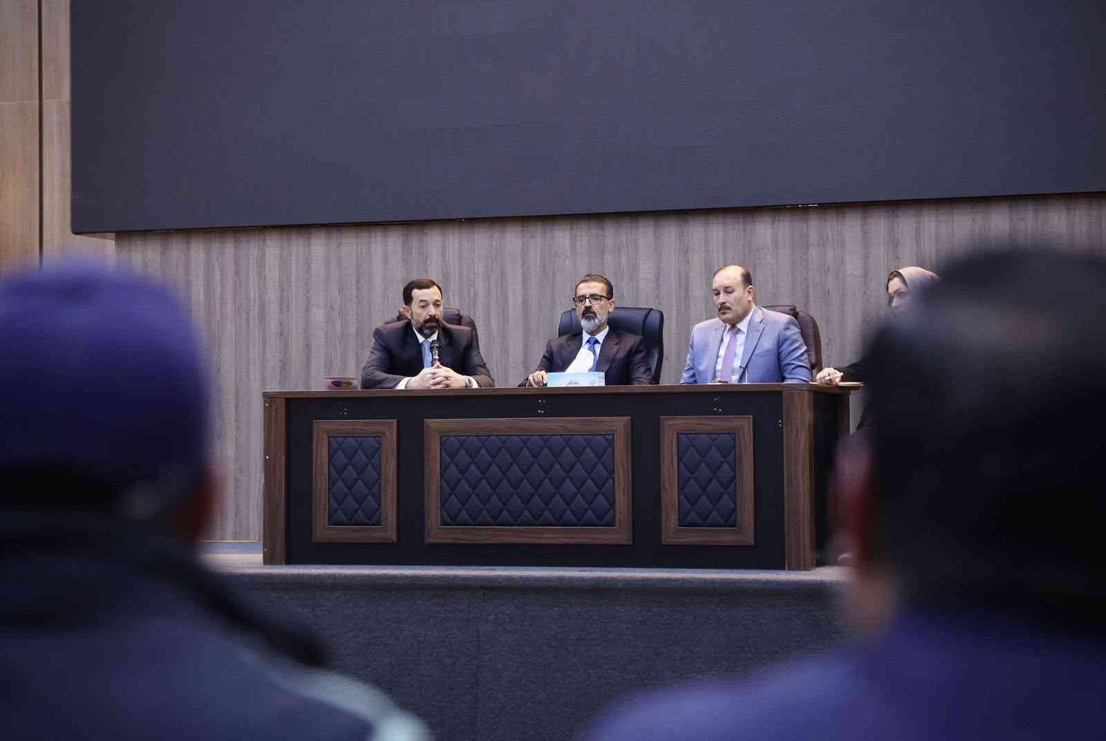 التقى السيد محافظ كركوك ريبوار طه   عدد من اهالي قرية السلام بحضور السادة اعضاء مجلس المحافظة الشيخ ظاهر انور العاصي ورعد صالح الجبوري