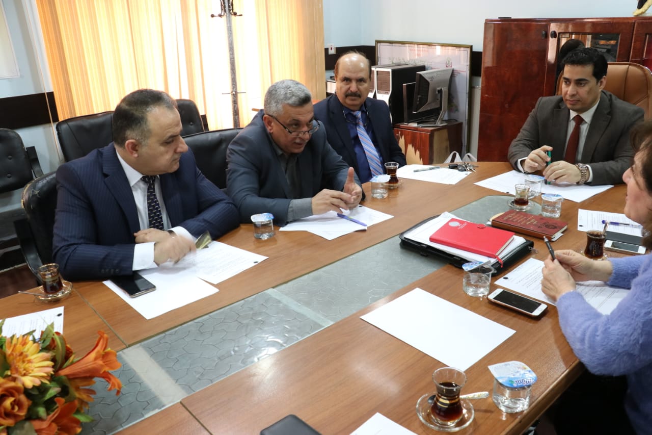 المعاون الفني يبحث استراتيجية تطوير مدينة كركوك وتحديث التصميم الأساس لها .