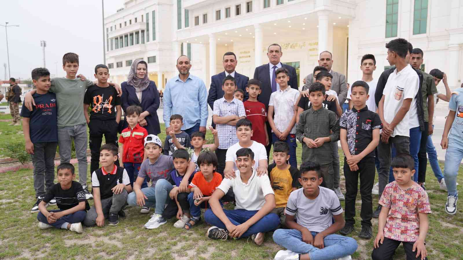 وسط فرح ووئام واجواء ايمانية مباركة .    اكراماً واحتراماً وتقديراً   السيد محافظ كركوك راكان سعيد الجبوري   يقيم مأدبة افطار في مبنى المحافظة لدار الدولة لرعاية البراعم  ودار رعاية كبار السن ،