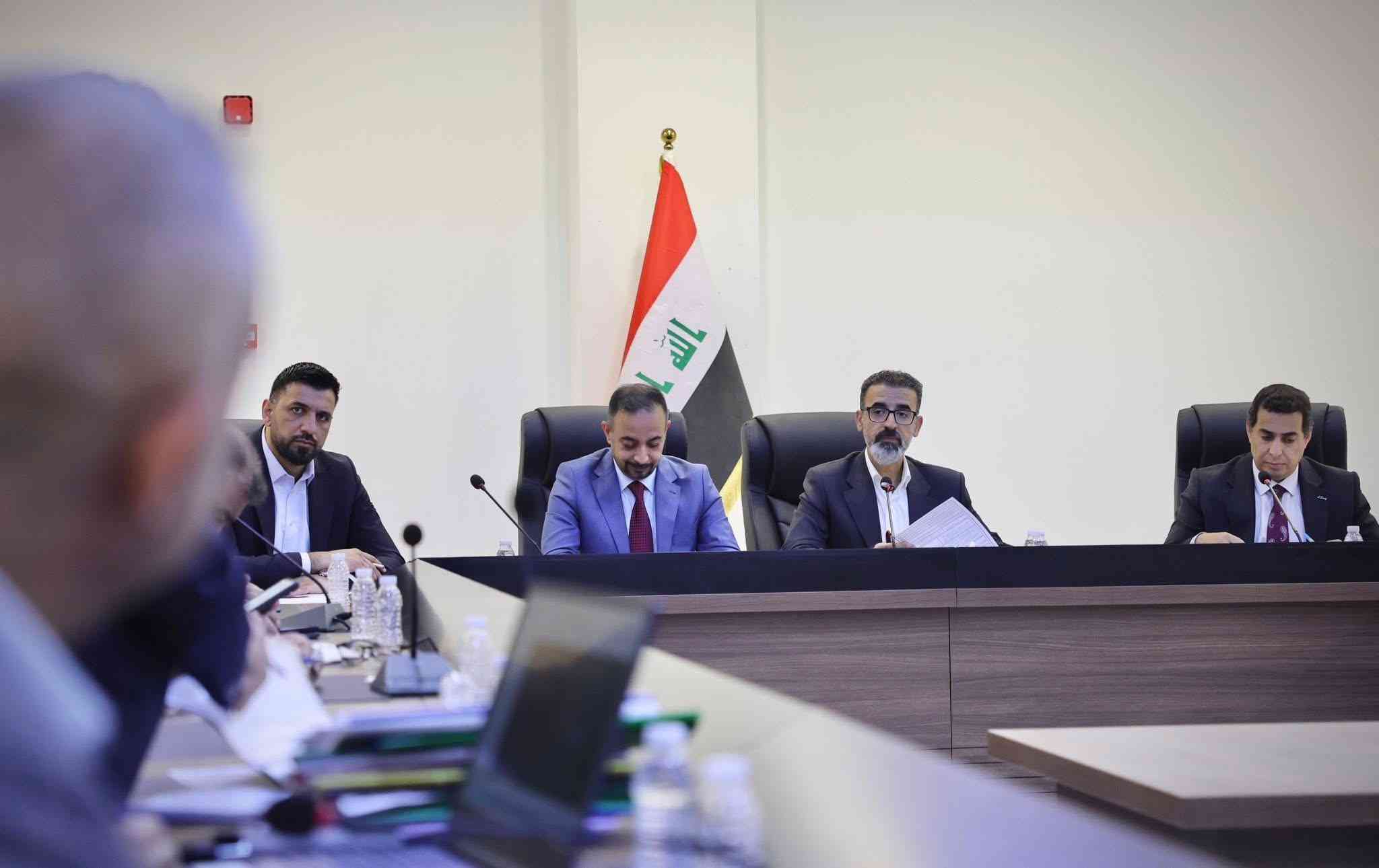 ترأس السيد محافظ كركوك ريبوار طه   بحضور النائب الفني لمحافظ كركوك الدكتور إبراهيم تميم الجلسة التاسعة للجنة دراسة وتخصيص الأراضي لمشاريع التنمية بين الدولة والأشخاص، 