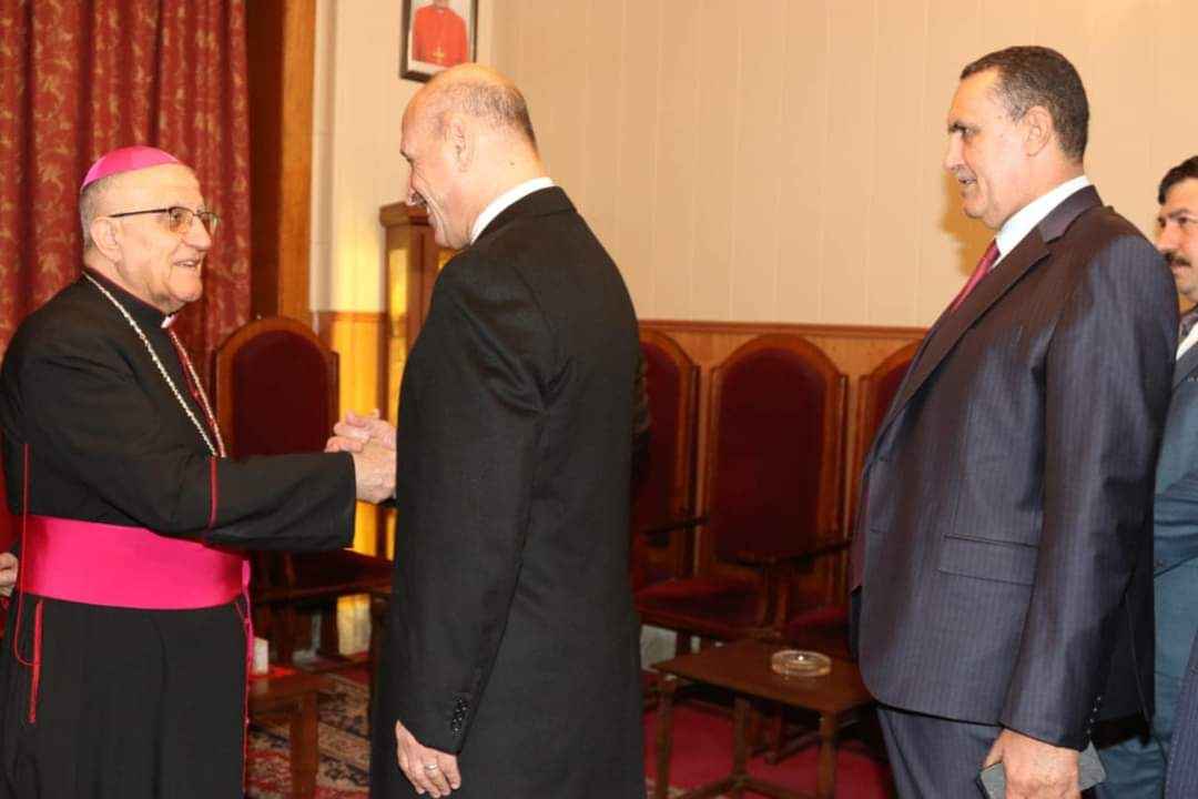 الكابتن عدنان درجال .. يهنىء المسيحيين بأعياد الميلاد المجيد ..ويقدم التهاني مع السيد محافظ كركوك للمطران يوسف توما في  كاتدرائية الكلدان في كركوك .