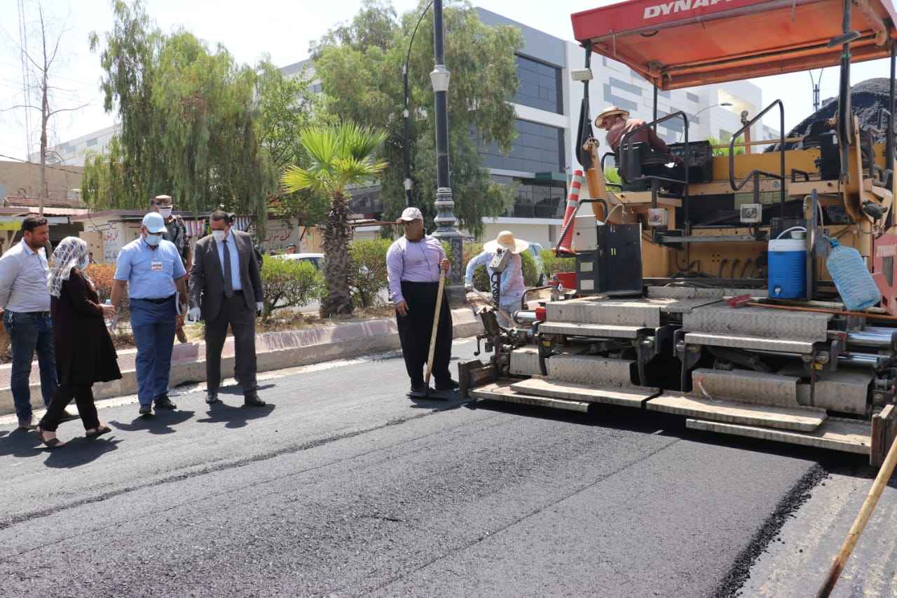      السيد محافظ كركوك  يتابع ميدانيا  اعمال الأكساء والتبليط في رحيماوه 