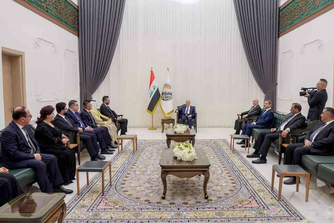 رئيس الجمهورية يلتقي رئيس وأعضاء مجلس محافظة كركوك .