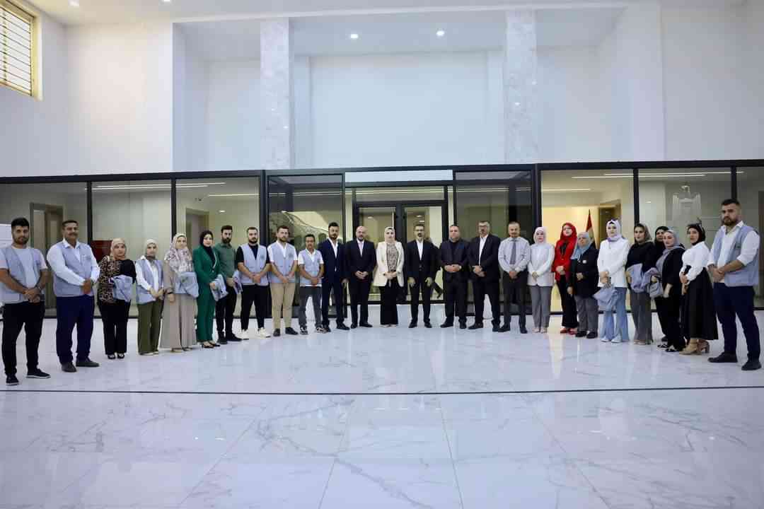 محافظ كركوك ريبوار طه   يلتقي فريق نوارس كركوك التطوعي