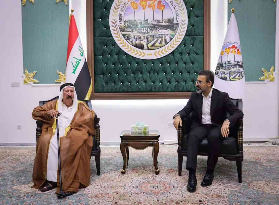 السيد محافظ كركوك ريبوار طه   يستقبل الشيخ سبهان الخلف الصكر شيخ عشيرة البو جحش، الذي قدم التهنئة لسيادته بمناسبة تسنمه مهام منصبه محافظاً لكركوك