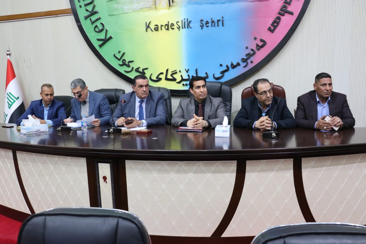   ضمن حرصه على خدمة وحل مشاكل المواطنين  الجبوري ,, يلتقي عددا من مواطني كركوك في ديوان المحافظة 