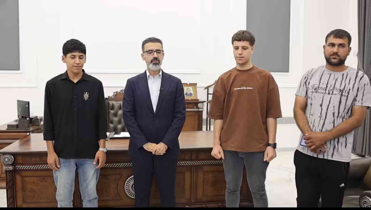 كرّم محافظ كركوك السيد ريبوار طه   شابين أظهرا موقفاً إنسانياً نبيلاً بعد أن عثرا على مبلغ مالي وأعاداه إلى صاحبه.