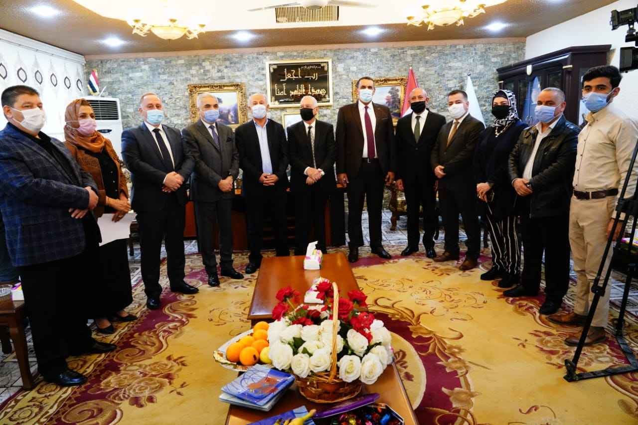  الجبوري نثمن جهود رئيس واعضاء غرفة تجارة كركوك . محافظ كركوك  نسعى لضمان الحفاظ على اسعار السوق وتسهيل الحركة التجارية . الجبوري  حريصون على الاهتمام بالمواقع الأثرية وحمايتها وسنحاسب المقصرين وسنضمن تخصيصات مالية لتأهيل المواقع الأثرية  محافظ كركوك  خلي