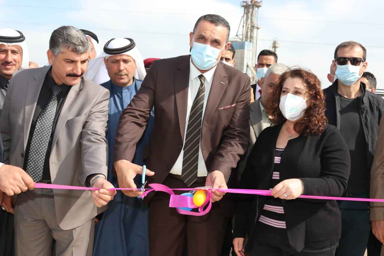 السيد محافظ كركوك ومديرة برنامج الامم المتحدة في العراق  يفتتحان مخازن الذرة الصفراء في قضاء الحويجة 