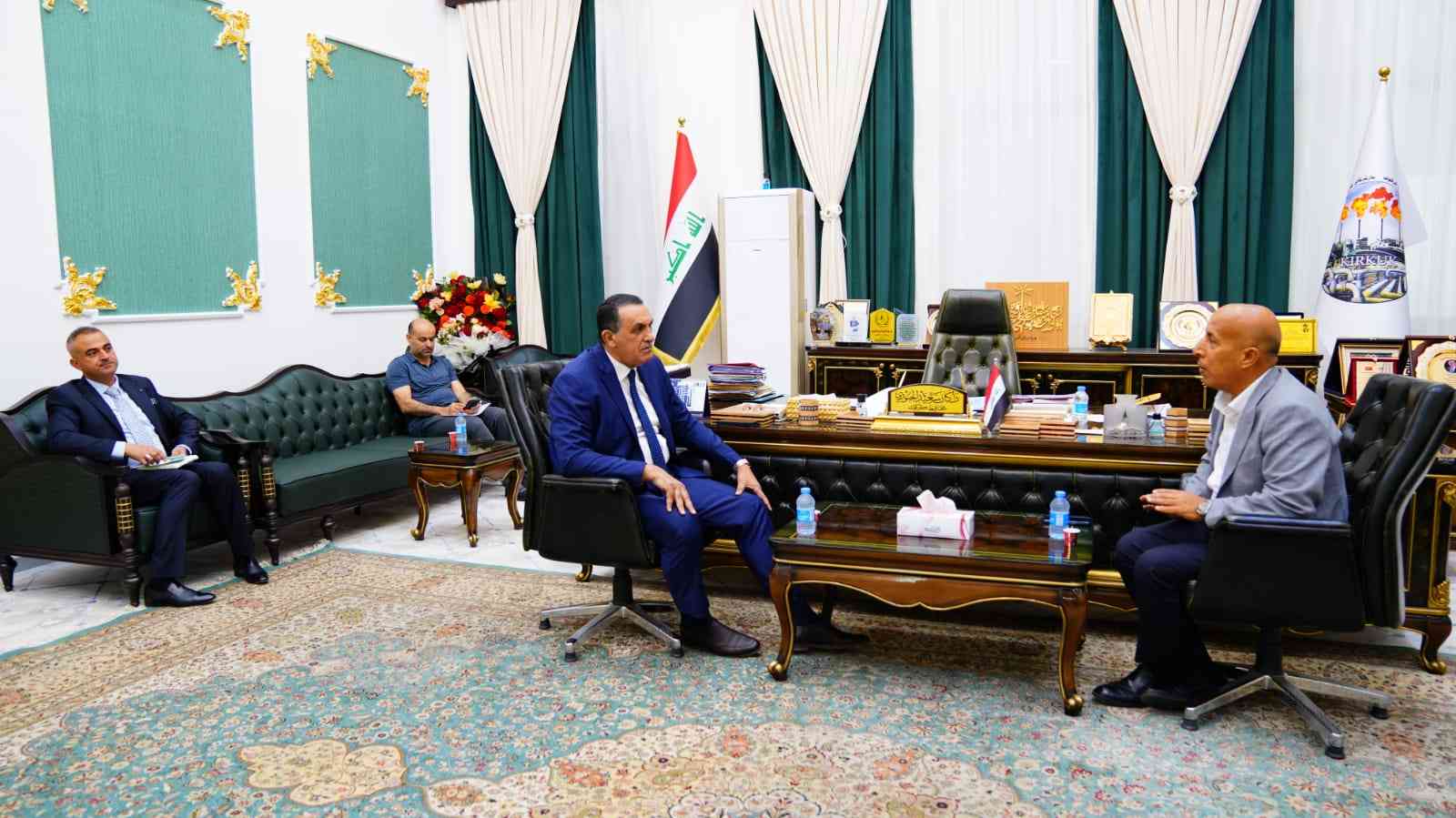 محافظ كركوك ..  يبحث مع مدير  عام دائرة الماء ،تنفيذ المشاريع الجديدة .