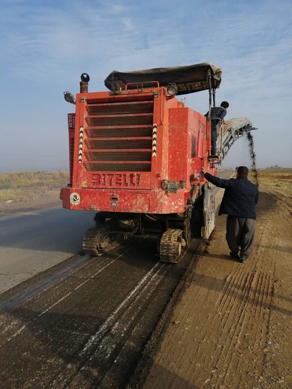المباشرة بصيانة طريق كركوك / تكريت 