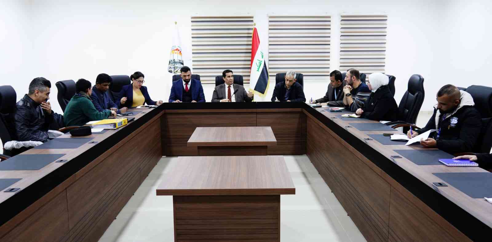 السيد المعاون الفني يترأس اجتماعاً لبحث جهود رفع الانقاض من القرى المهدمة .