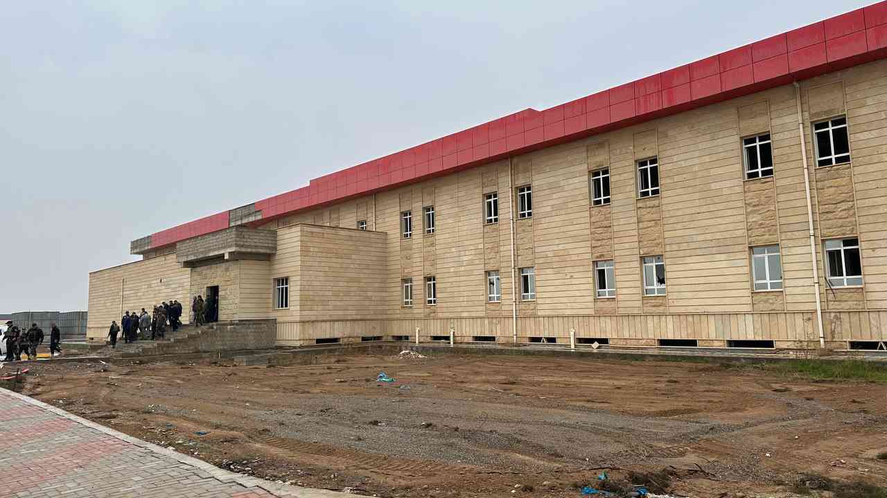 الجبوري  يناشد السيد رئيس الوزراء واللجنة الاقتصادية بأيجاد حلول لمعالجة توقف العمل بالمستشفى .