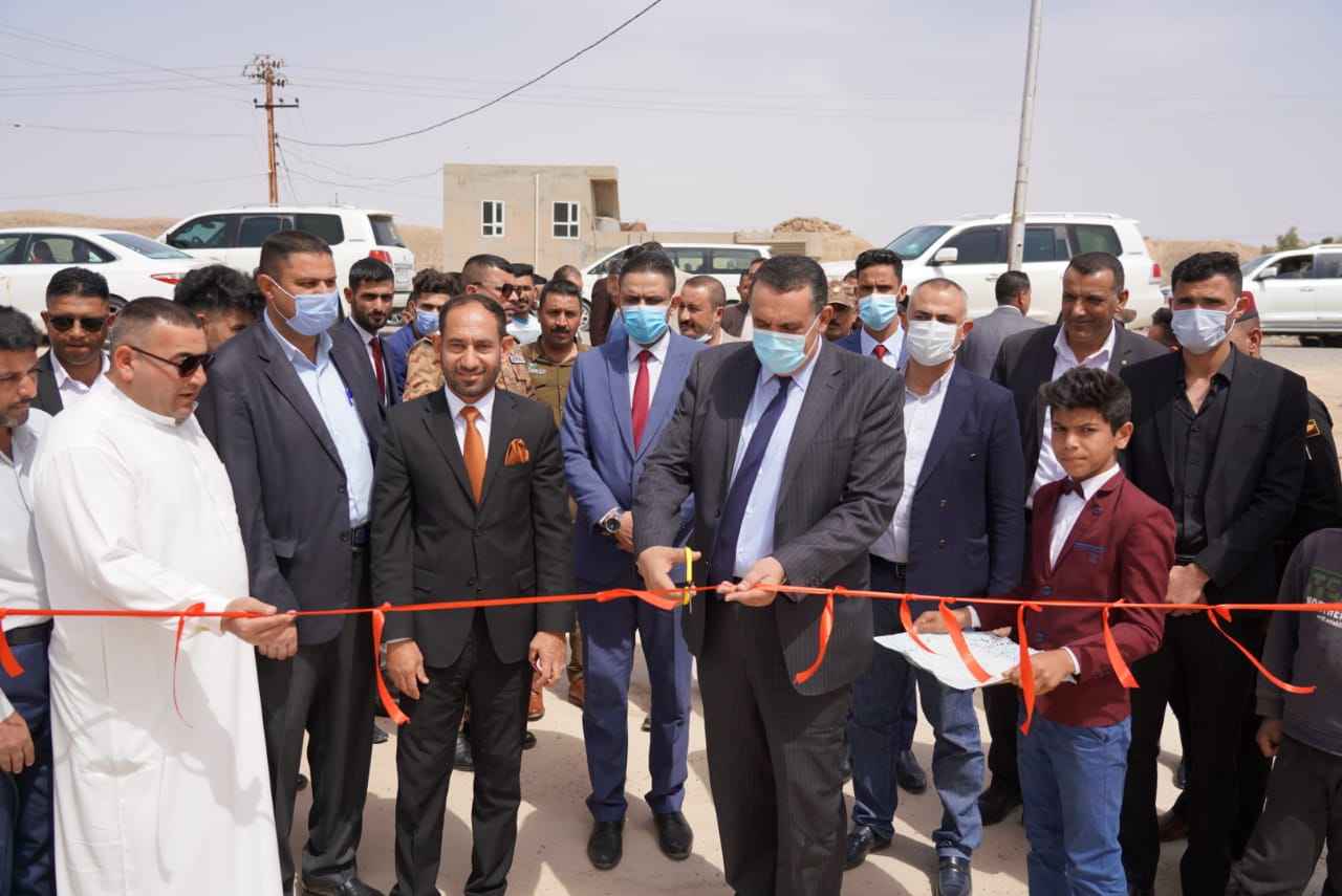 بالقرب من مرتفعات حمرين بمحاذاة نهر دجلة  الجبوري  يفتتح ثانوية تل الذهب ومركزا صحيا في الحوائج  ،،ويؤكد اهمية الأمن والأستقرار لتنفيذ المشاريع .