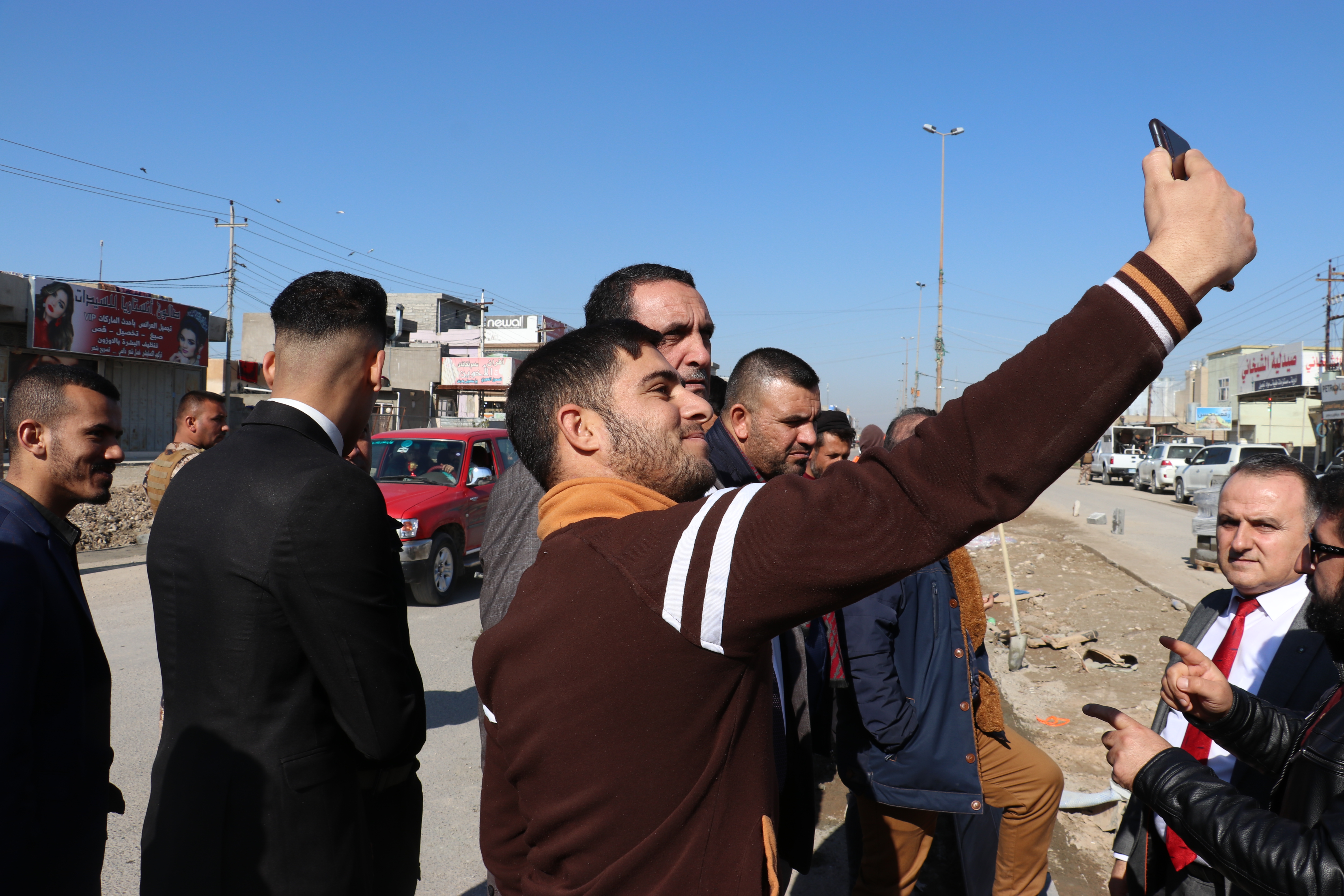  الجبوري   يتابع اعمال تطوير طريق بنجا علي 