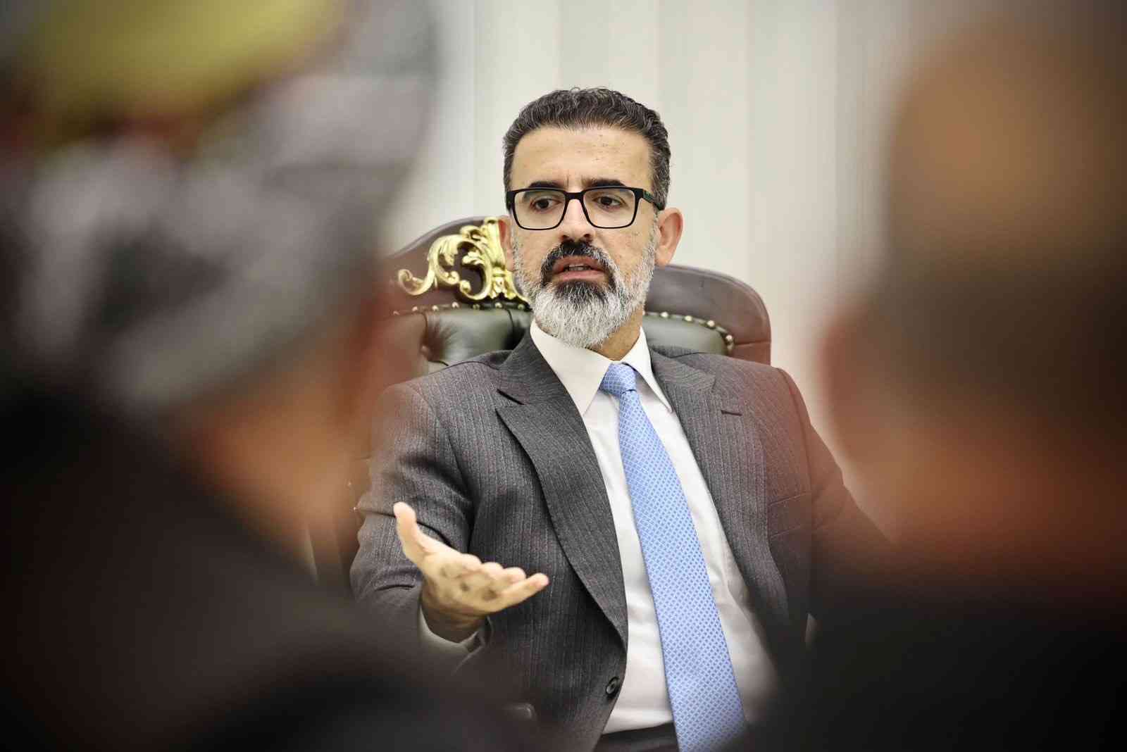 التقى محافظ كركوك ريبوار طه   بممثل مزارعي قرية گورزي 