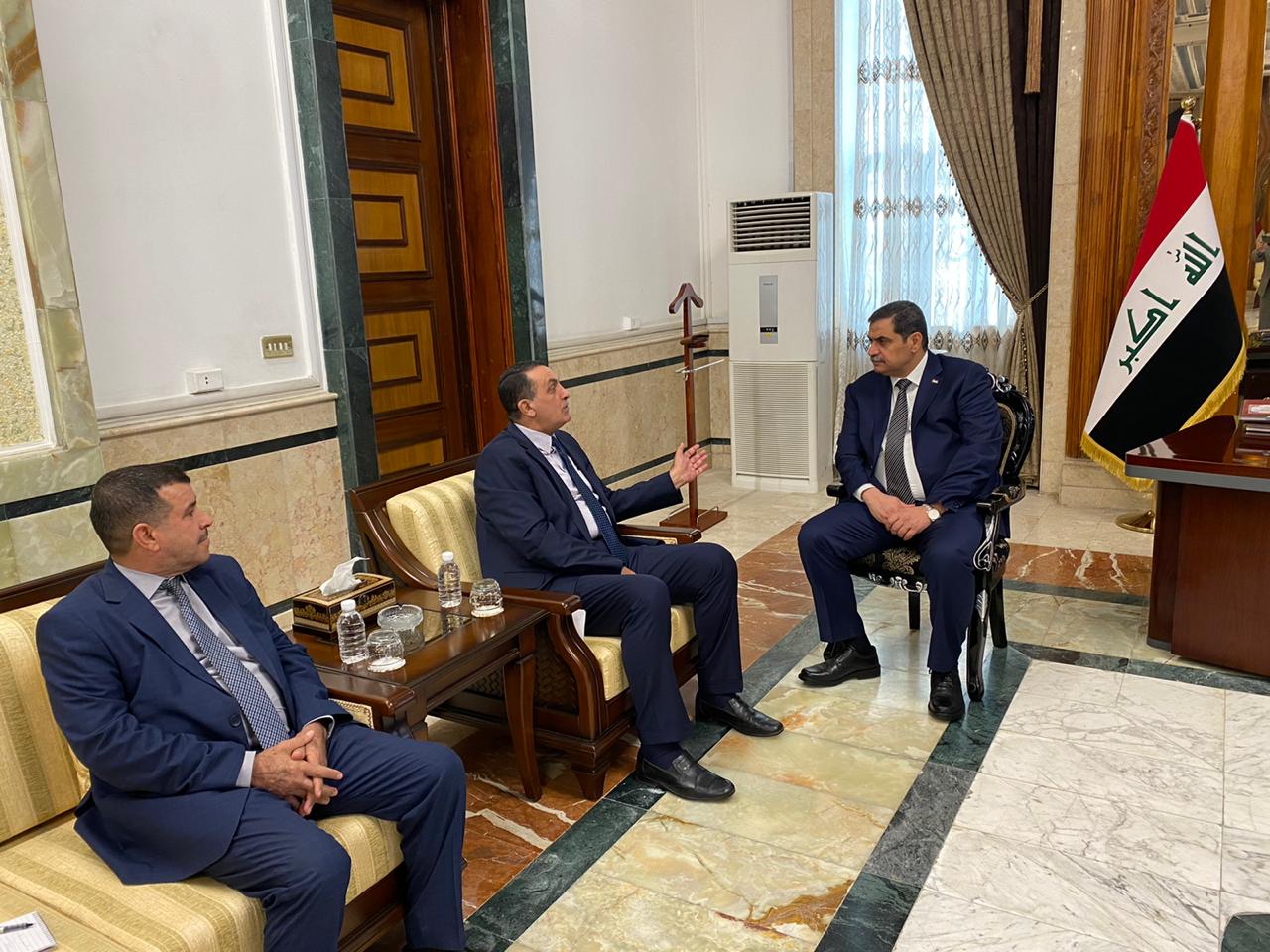        بجهود وعمل مباشر لإنقاذ فلاحي كركوك   الجبوري يعلن  وزير الدفاع وافق على طلبنا بتخصيص ساحات وقوف مطار الضباع لتسلم محصول الذرة الصفراء للموسم الحالي