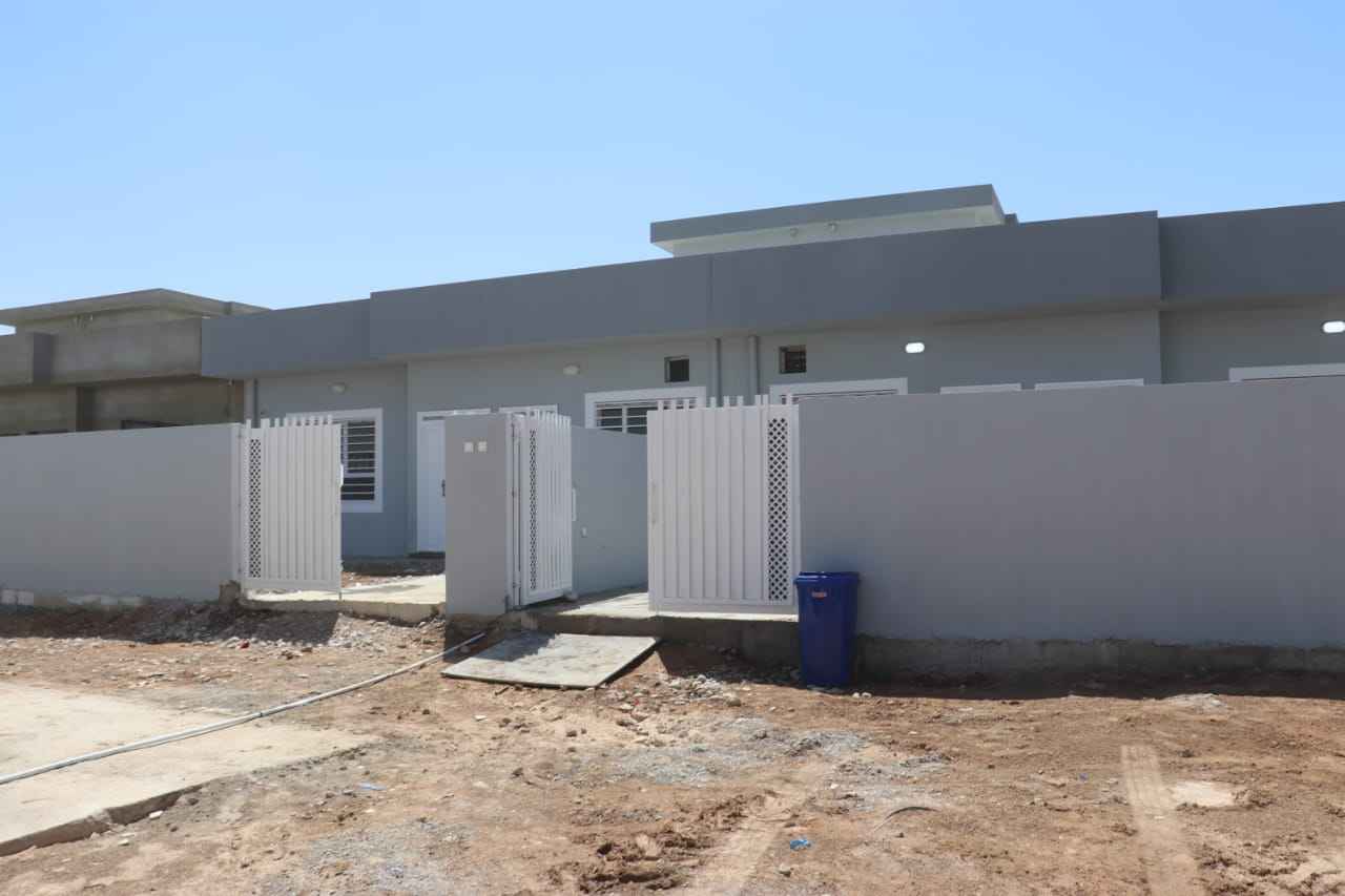     محافظ كركوك  يتابع اعمال تنفيذ دور واطئة الكلفة جنوب دوميز 