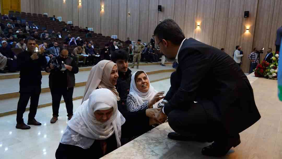 محافظ كركوك ريبوار طه مصطفى  يلتقي اعداد من مواطني كركوك الكرام