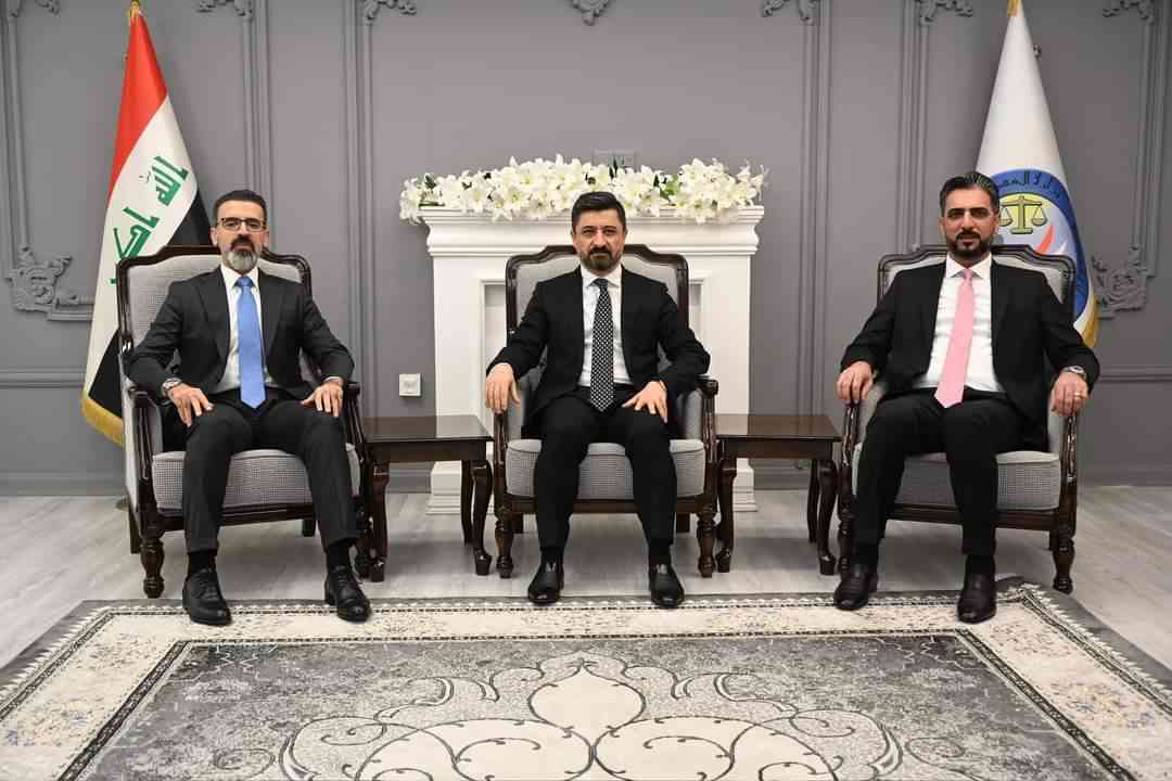 التقى معالي وزير العدل د. خالد شواني السيد محافظ كركوك  ريبوار طه  مصطفى ،ورئيس مجلس المحافظة المهندس محمد ابراهيم حافط . 