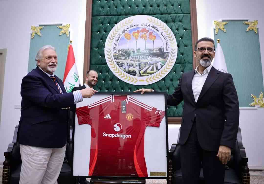محافظ كركوك   يلتقي المدير السابق لنادي مانشستر يونايتد