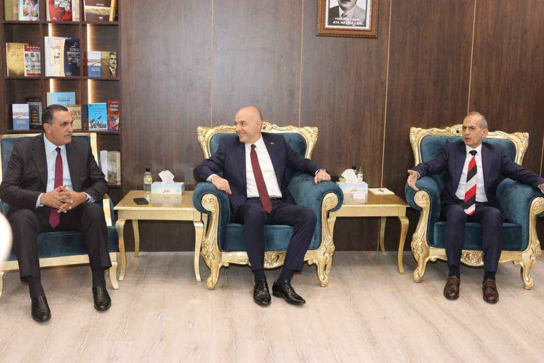 السيد محافظ كركوك راكان سعيد الجبوري والسيد رئيس الجبهة التركمانية العراقية حسن توران و السفير التركي في العراق السيد علي رضا كوناي يلتقون رؤوساء الاحزاب التركمانية والمسؤولين.