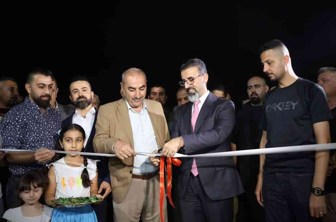 محافظ كركوك ريبوار طه مصطفى ..  يفتتح ملعب كرة الطائرة الشاطئية في نادي خاك  .