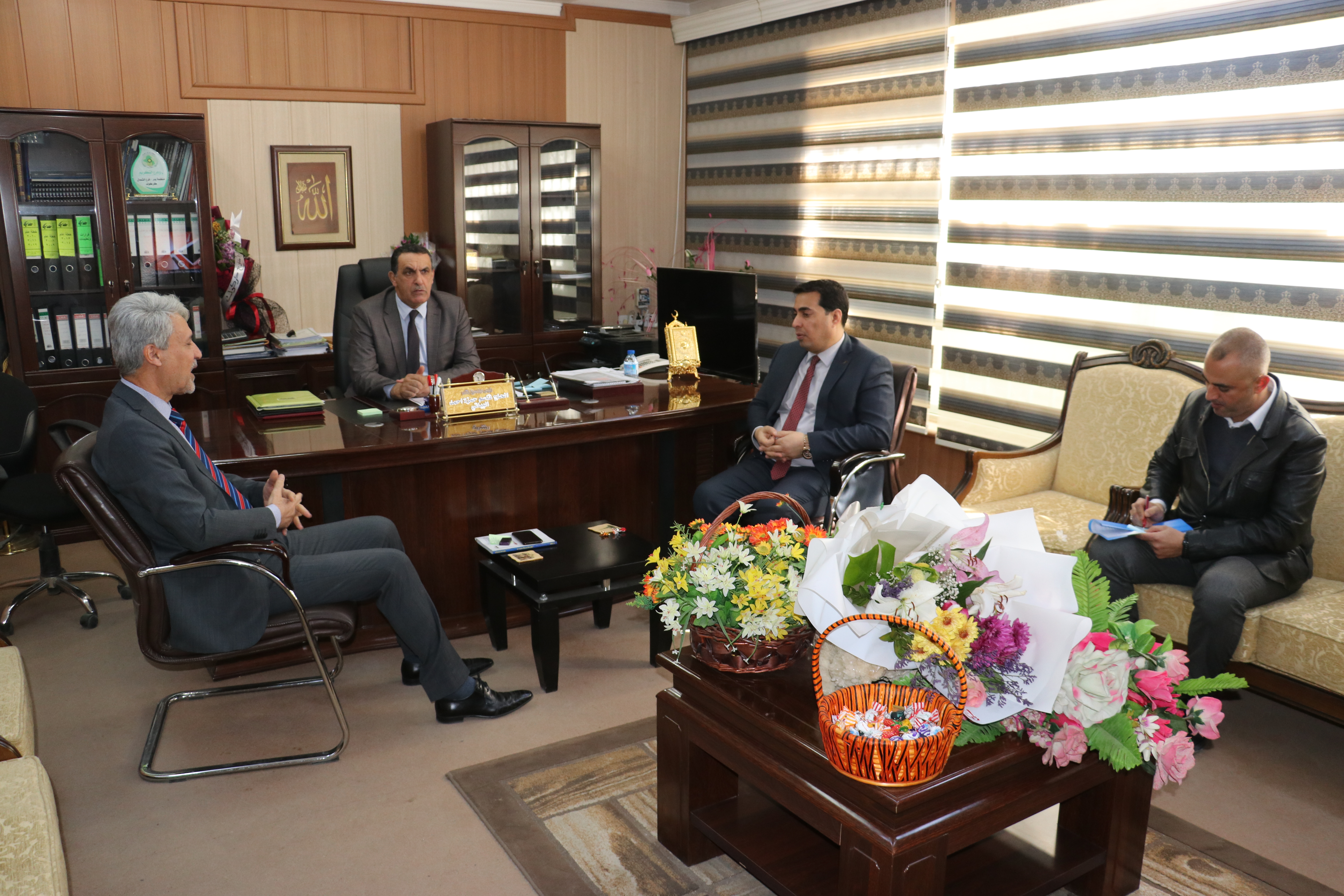  الجبوري  يهنئ رئيس المهندسين الأقدم قاسم حمزه البياتي بمهامه في أدارة طرق وجسور كركوك 