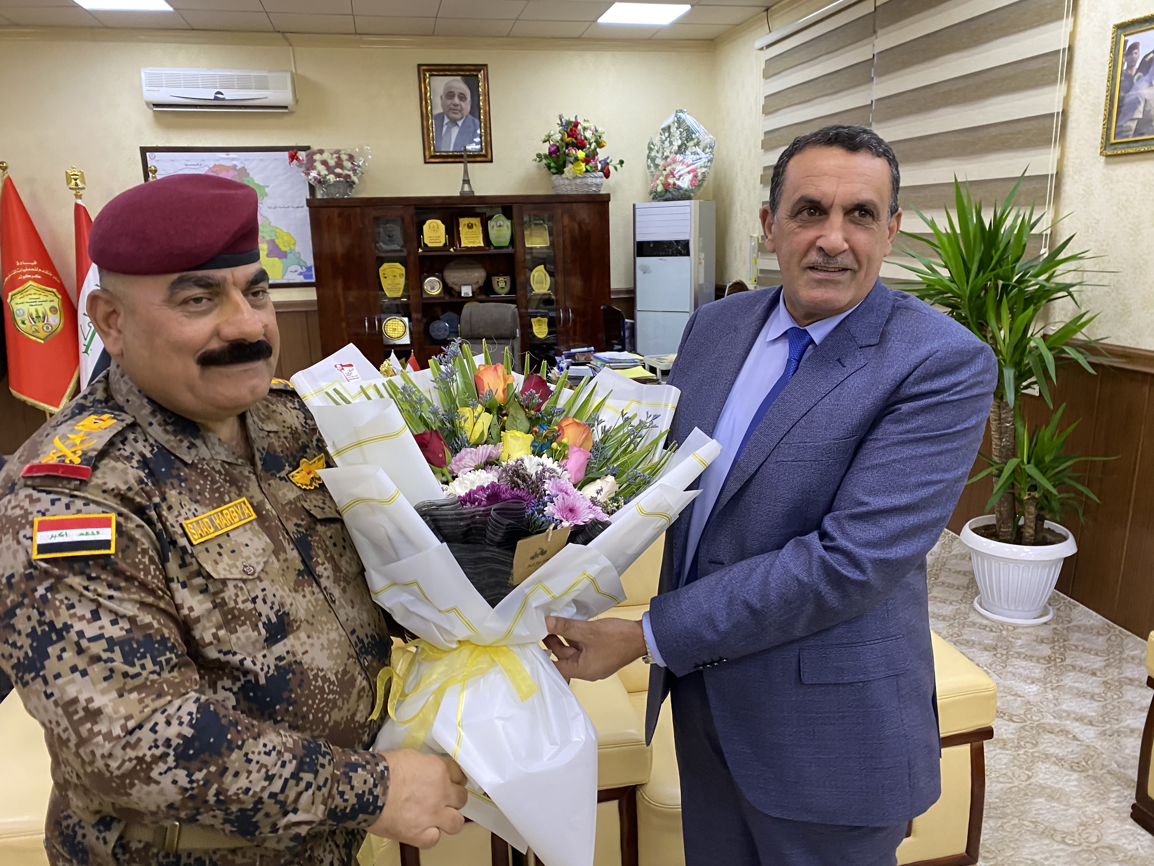   الجبوري  يزور مقر قيادة المقر المتقدم للعمليات المشتركة ويهنئ القوات الأمنية البطلة بذكرى النصر ..  