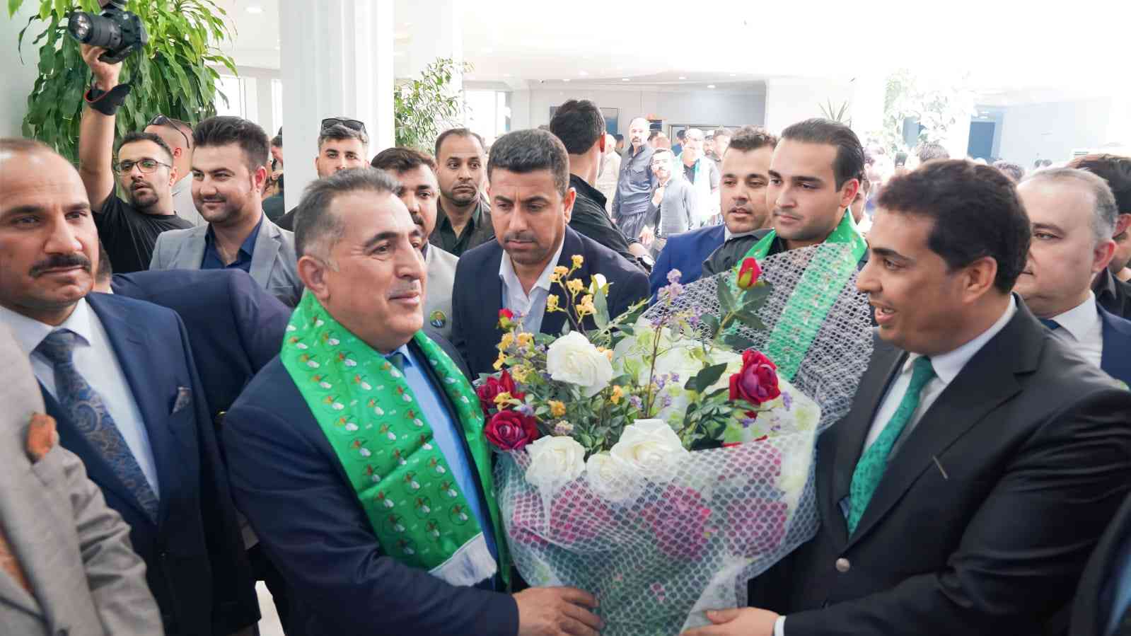 باقة ورد من ادارة محافظة كركوك بمناسبة ذكرى تأسيس الأتحاد الوطني الكوردستاني 