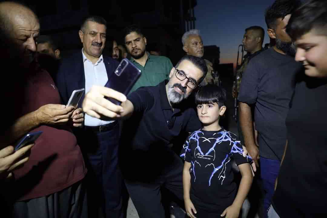 محافظ كركوك ريبوار طه مصطفى   يلتقي عدد من مواطني منطقة سيكانيان .. ويوجه بتأمين الخدمات لهم .
