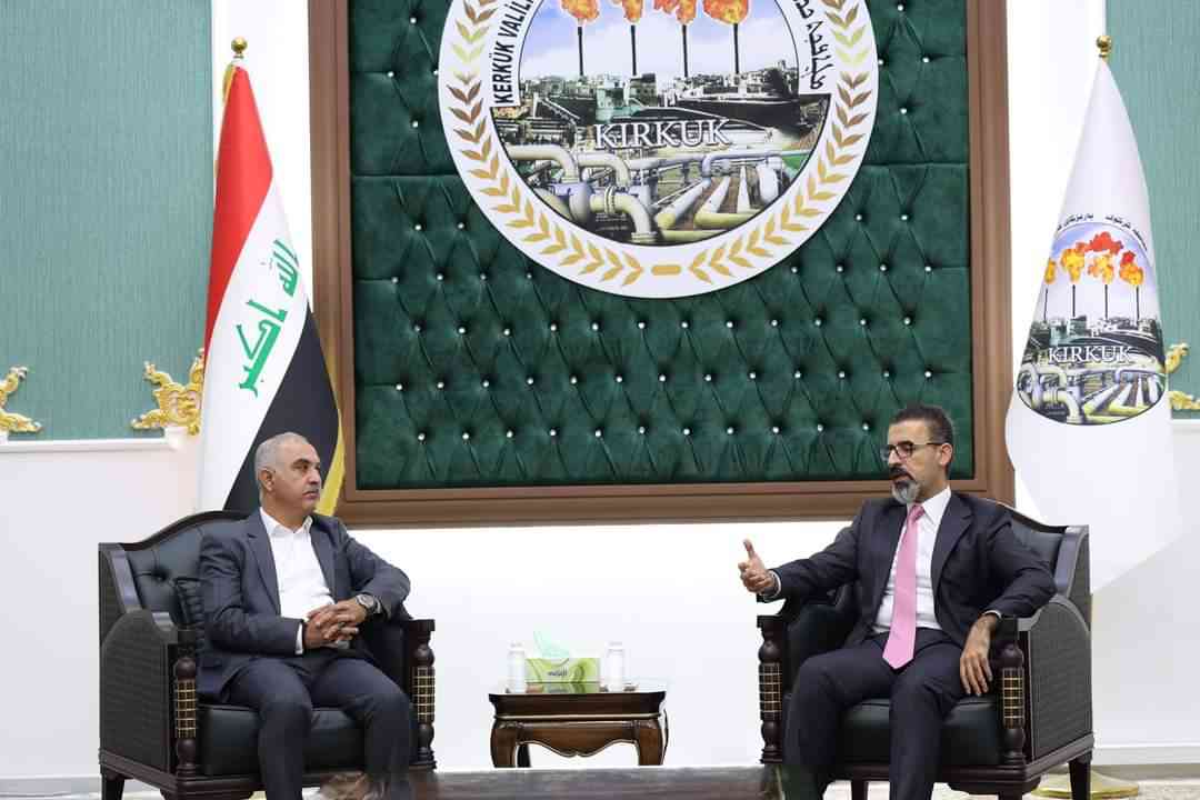 ريبوار طه ..  يلتقي وفداً من الهيئة التحضیریة للمهرجان الدولي الثامن لمسرح الشارع