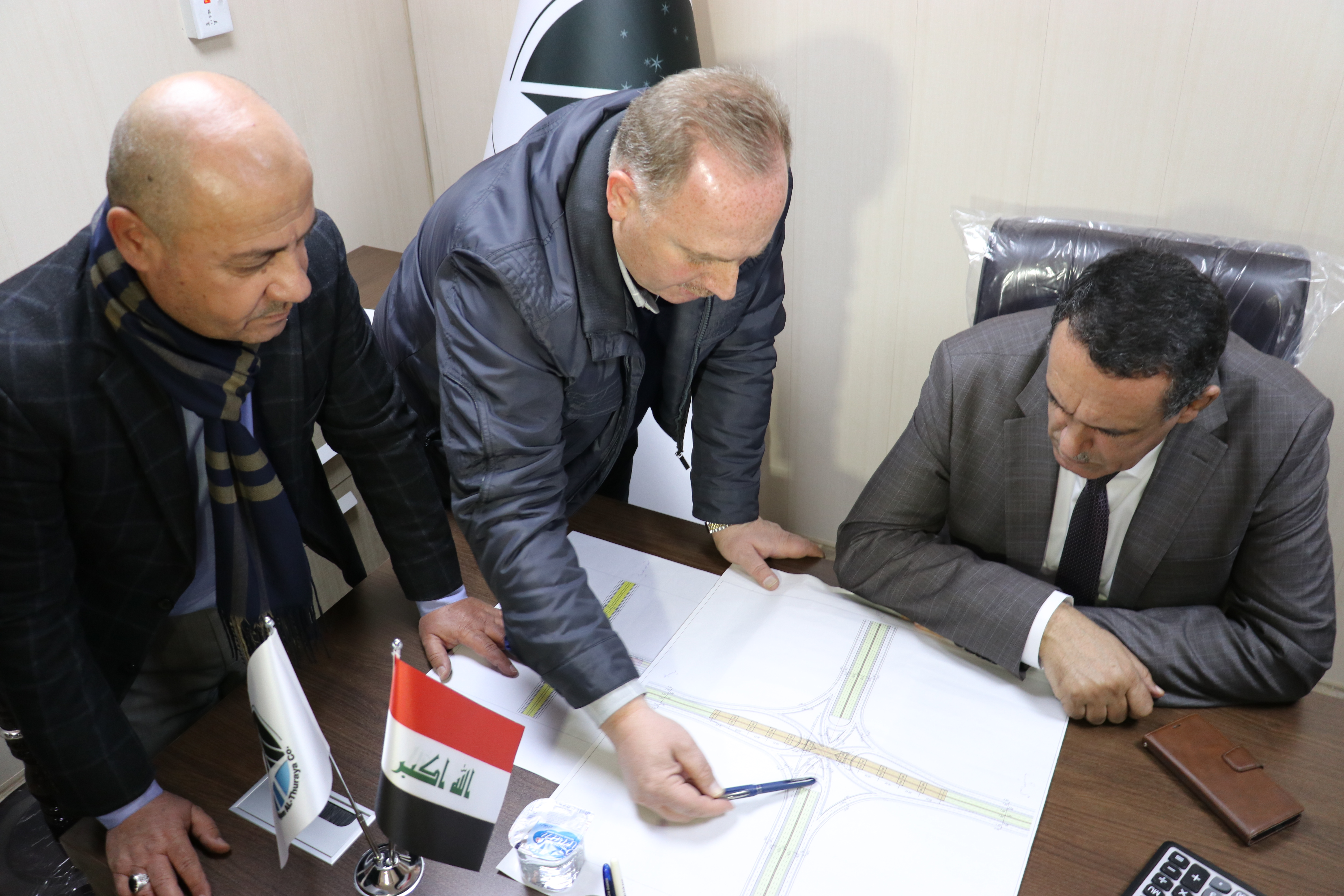  محافظ كركوك  يتابع اعمال انشاء المجسر الجديد , ومبنى المحافظة وعددا من مشاريع كركوك .