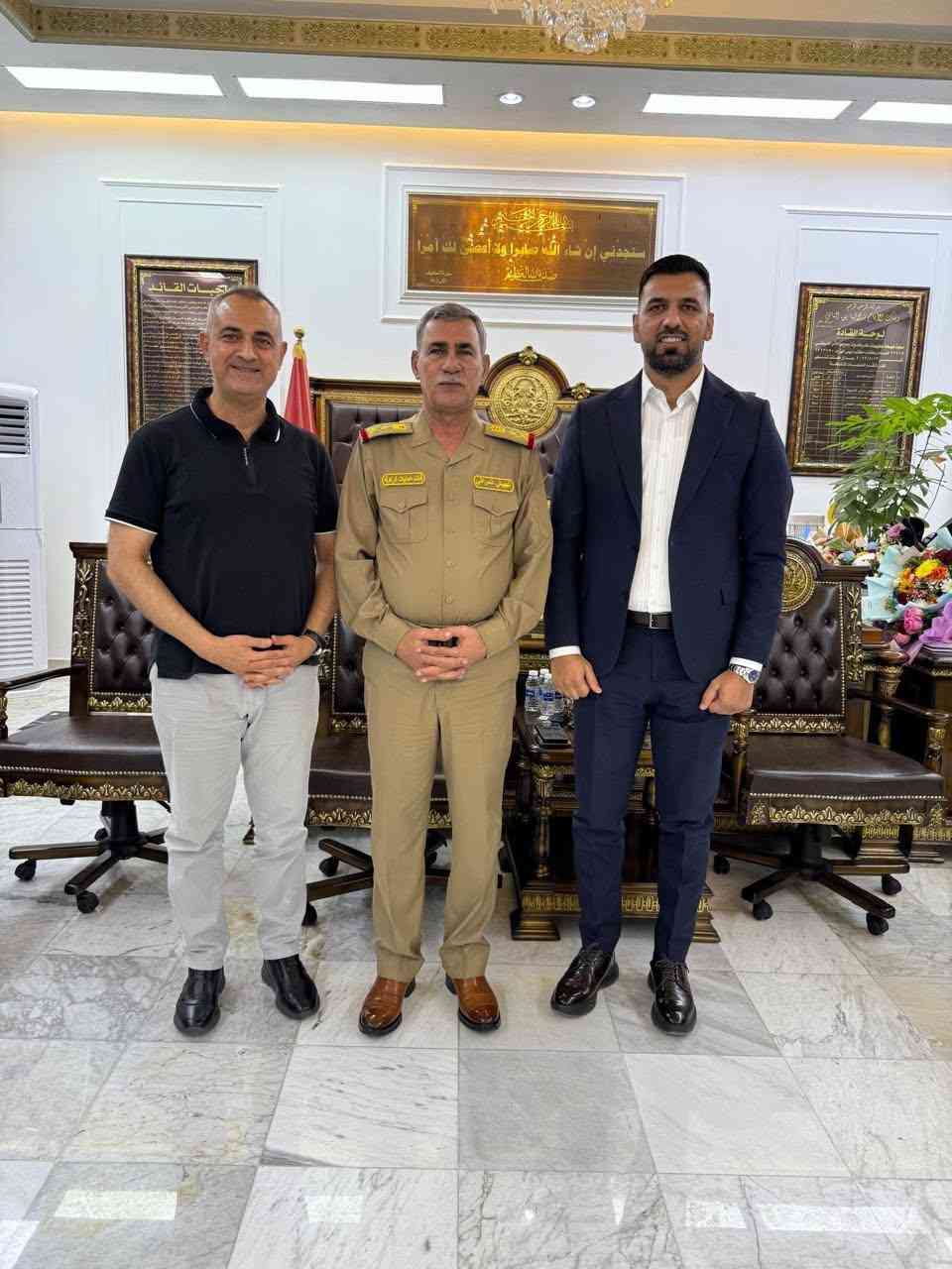 بحث المعاون الفني لمحافظ كركوك المهندس قاسم إبراهيم حافظ مع الفريق الركن صالح حرز ناصر قائد عمليات كركوك