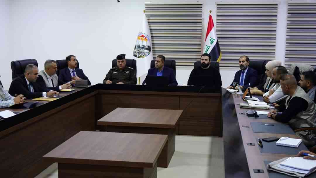 النائب الاول للمحافظ رئيس غرفة عمليات التعداد العام للسكان يترأس اجتماع غرفة العمليات و يتابع انطلاق عملية التعداد .