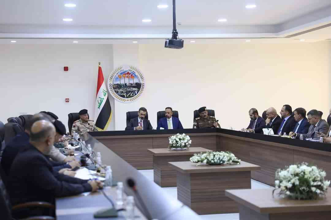 تنفيذاً لتوجيهات دولة رئيس الوزراء محافظ كركوك ريبوار طه مصطفى يترأس اجتماعاً .