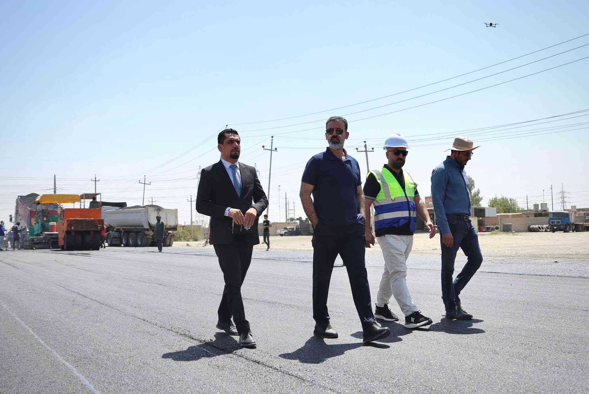 أجرى السيد محافظ كركوك ريبوار طه   زيارة ميدانية لمتابعة أعمال معالجة وصيانة وإكساء الشارع الممتد من فلكة تكريت باتجاه شارع السايدين – الحي الصناعي جنوب كركوك