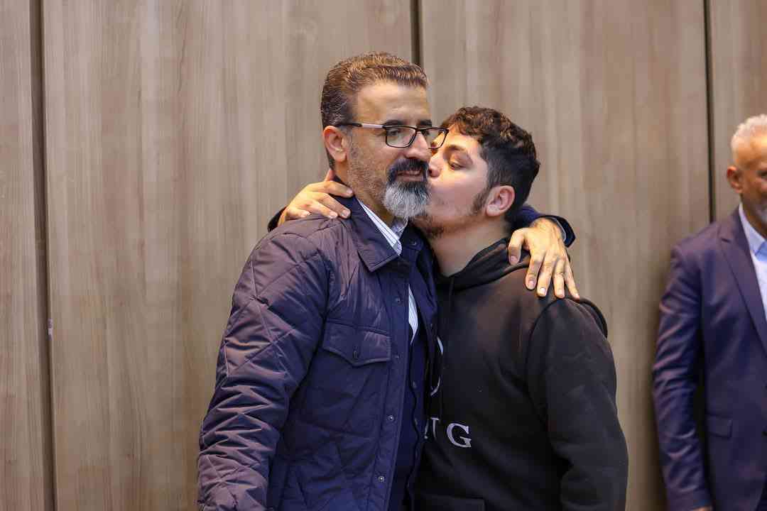 في ساعات الصباح الأولى ..  محافظ كركوك ريبوار طه مصطفى  يقابل المئات من المواطنين الكرام 