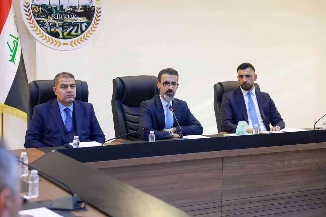 محافظ كركوك ريبوار طه مصطفى  يترأس اجتماعاً لرؤساء الدوائر الخدمية .