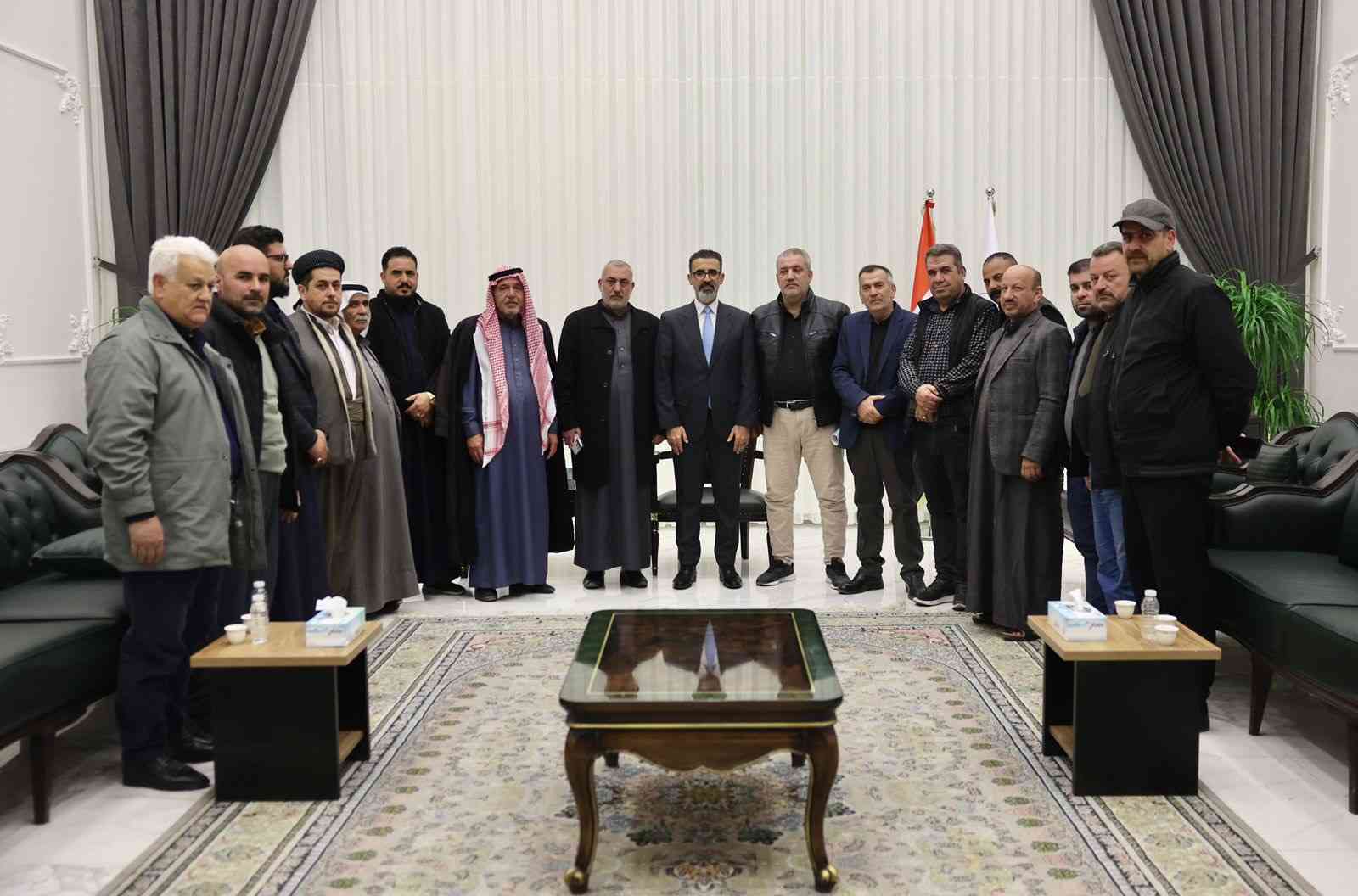 استقبل محافظ كركوك السيد ريبوار طه   عدداً من اهالي قرية علياوا، وجدد تأكيده على حماية الممتلكات الخاصة للمواطنين .