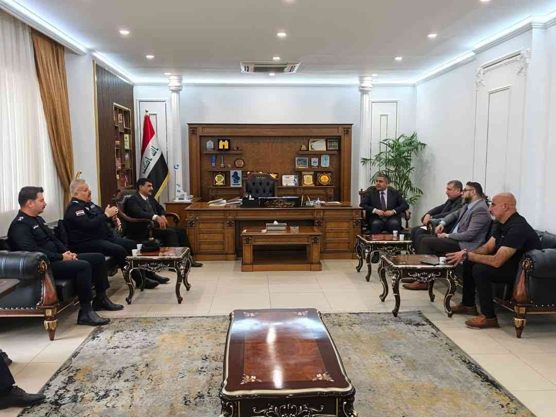 النائب الأول لمحافظ كركوك الدكتور ياوز حميد محمود يستقبل قائمقام قضاء داقوق الدكتور سراج الدين ناظم، ومدير شؤون العشائر، ومدير الشرطة المجتمعية، 