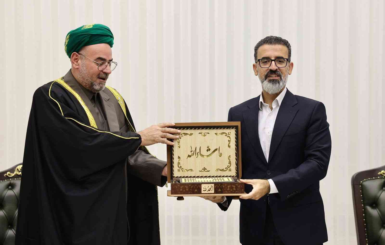 محافظ كركوك ريبوار طه   يستقبل السيد مكي سيد طه النعيمي .