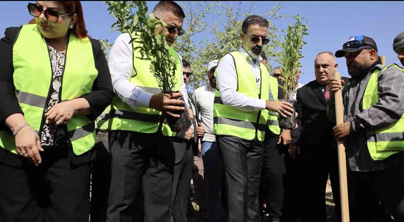 تحت شعار (( بتشجيرنا ..كركوك تتنفس ))    بحضور ميداني للسيد محافظ كركوك ريبوار طه   انطلقت أوسع حملة للتشجير في المحافظة